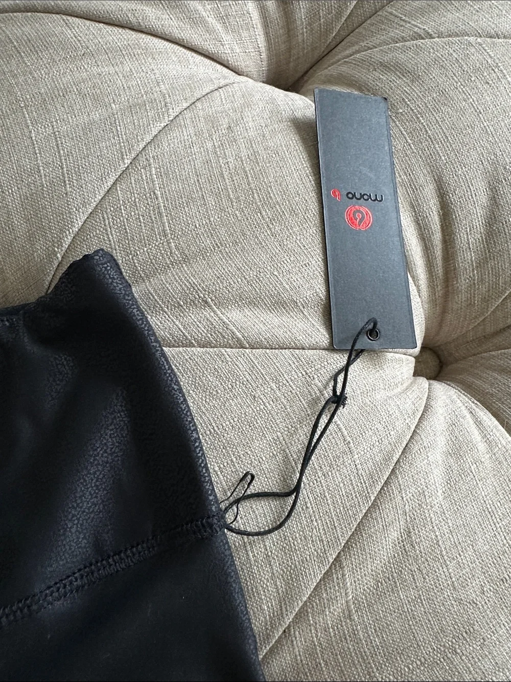 Mono B sleek black